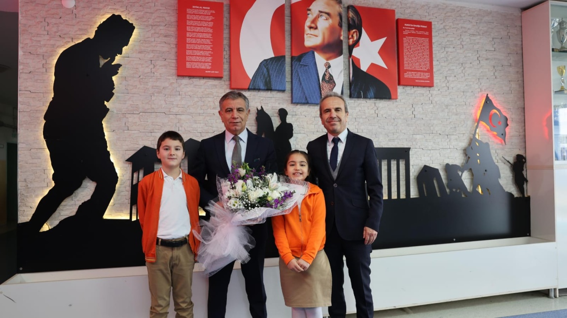 İl Milli Eğitim Müdürümüz  Sayın Yaşar KOÇAK Okulumuzu Ziyaret Ettiler.